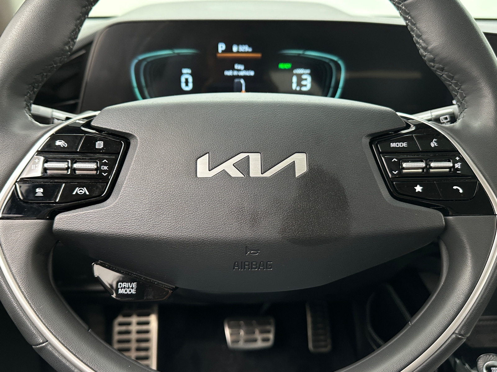 Thumbnail: 2023 Kia Niro - 4