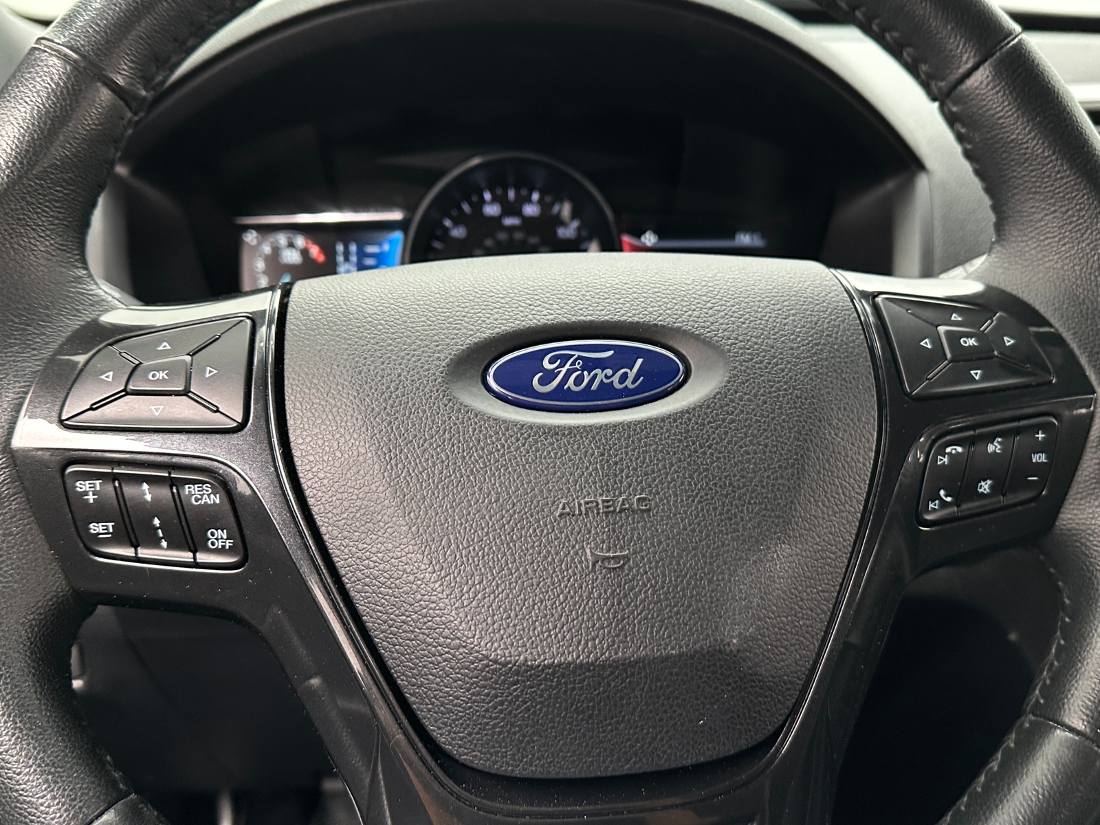 Thumbnail: 2019 Ford Explorer - 4