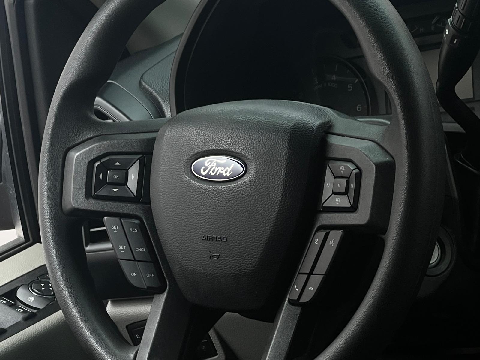 Thumbnail: 2019 Ford Econoline - 5