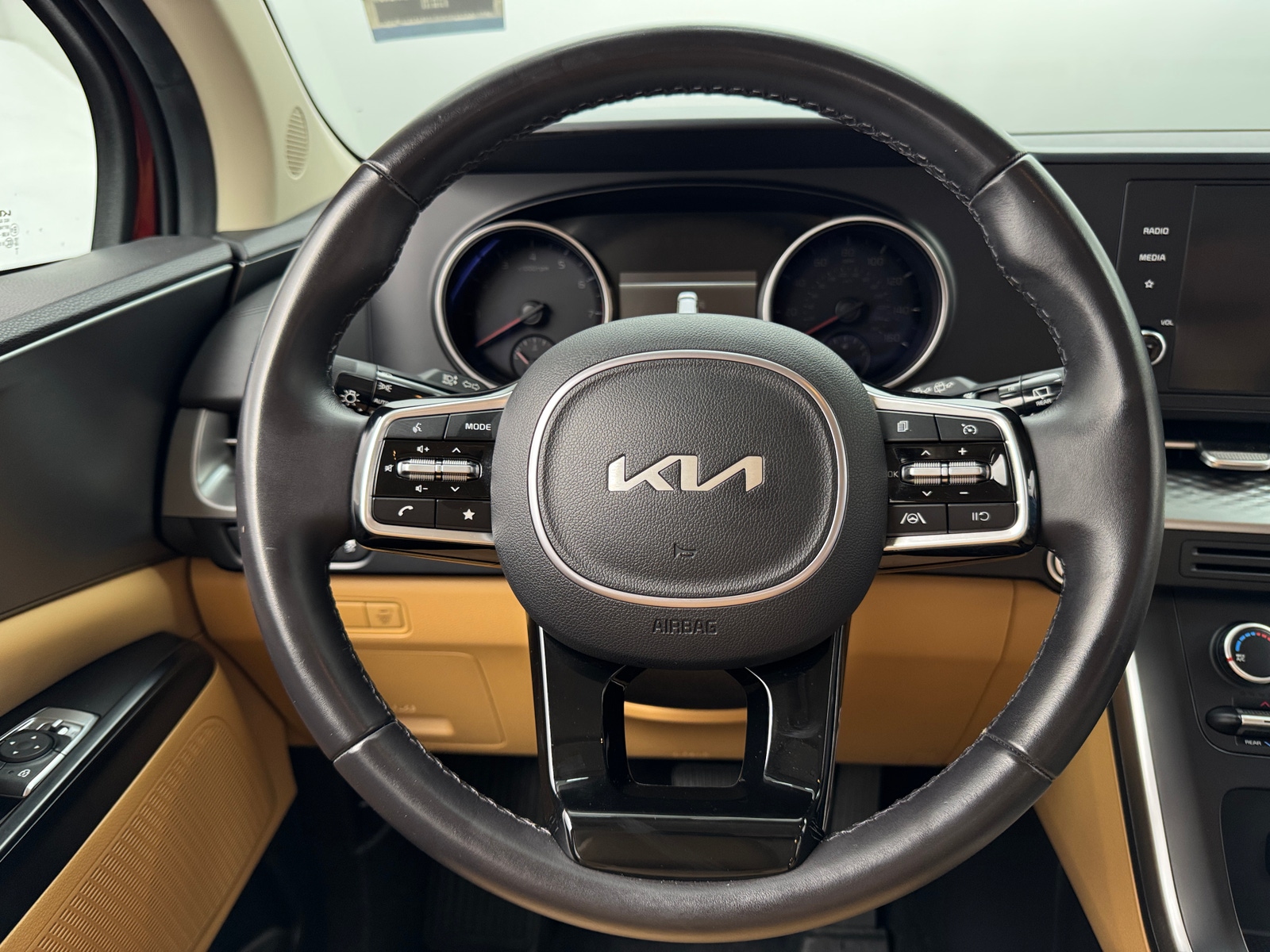 Thumbnail: 2024 Kia Carnival - 4