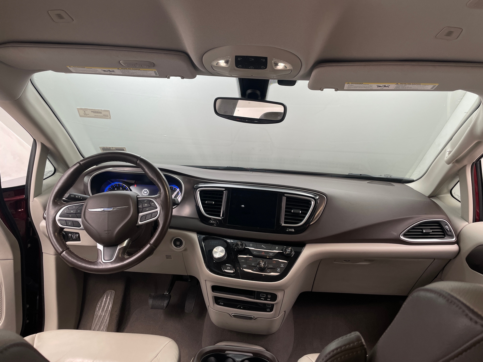Thumbnail: 2018 Chrysler Pacifica - 3