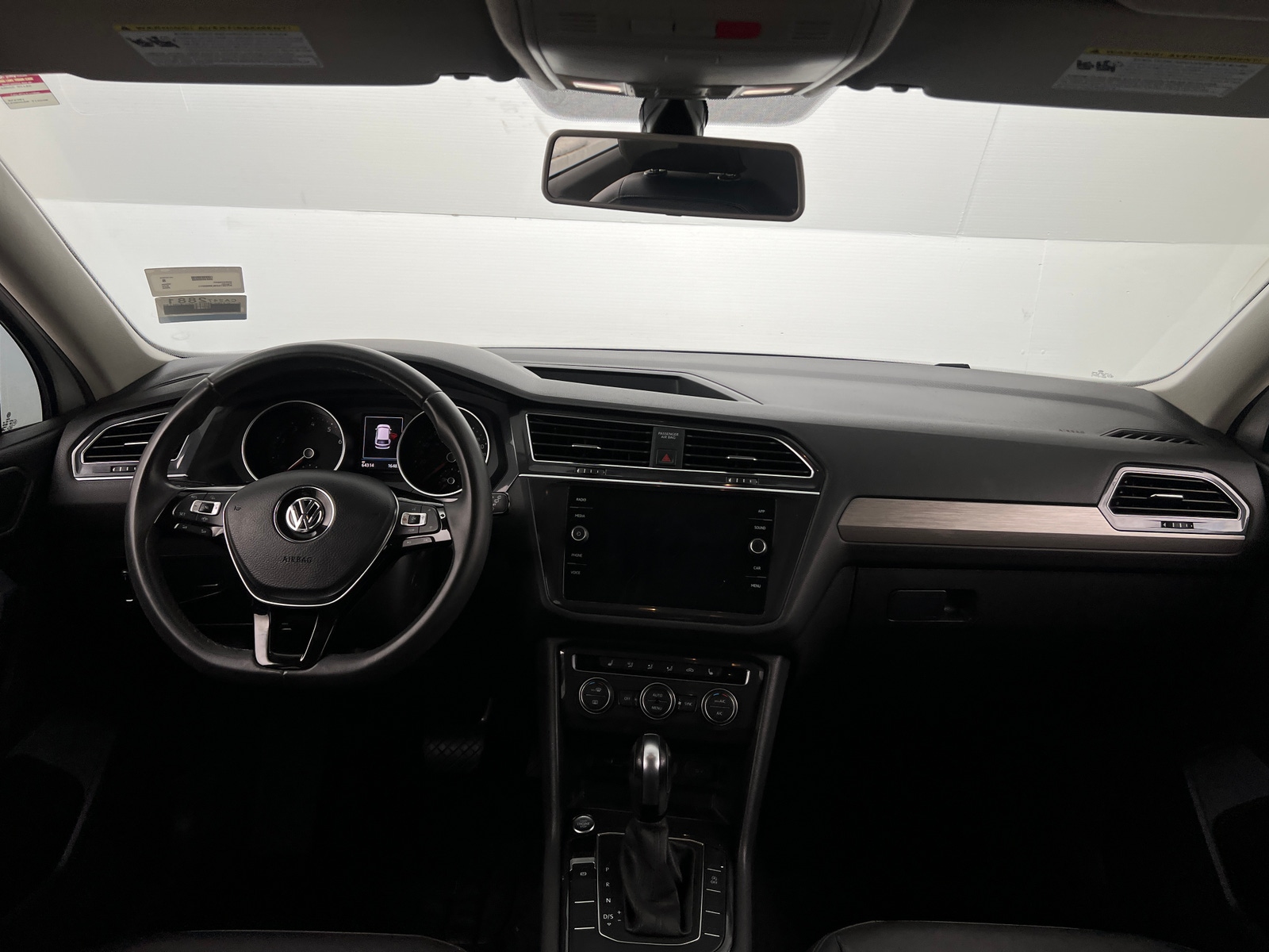 Thumbnail: 2020 Volkswagen Tiguan - 2
