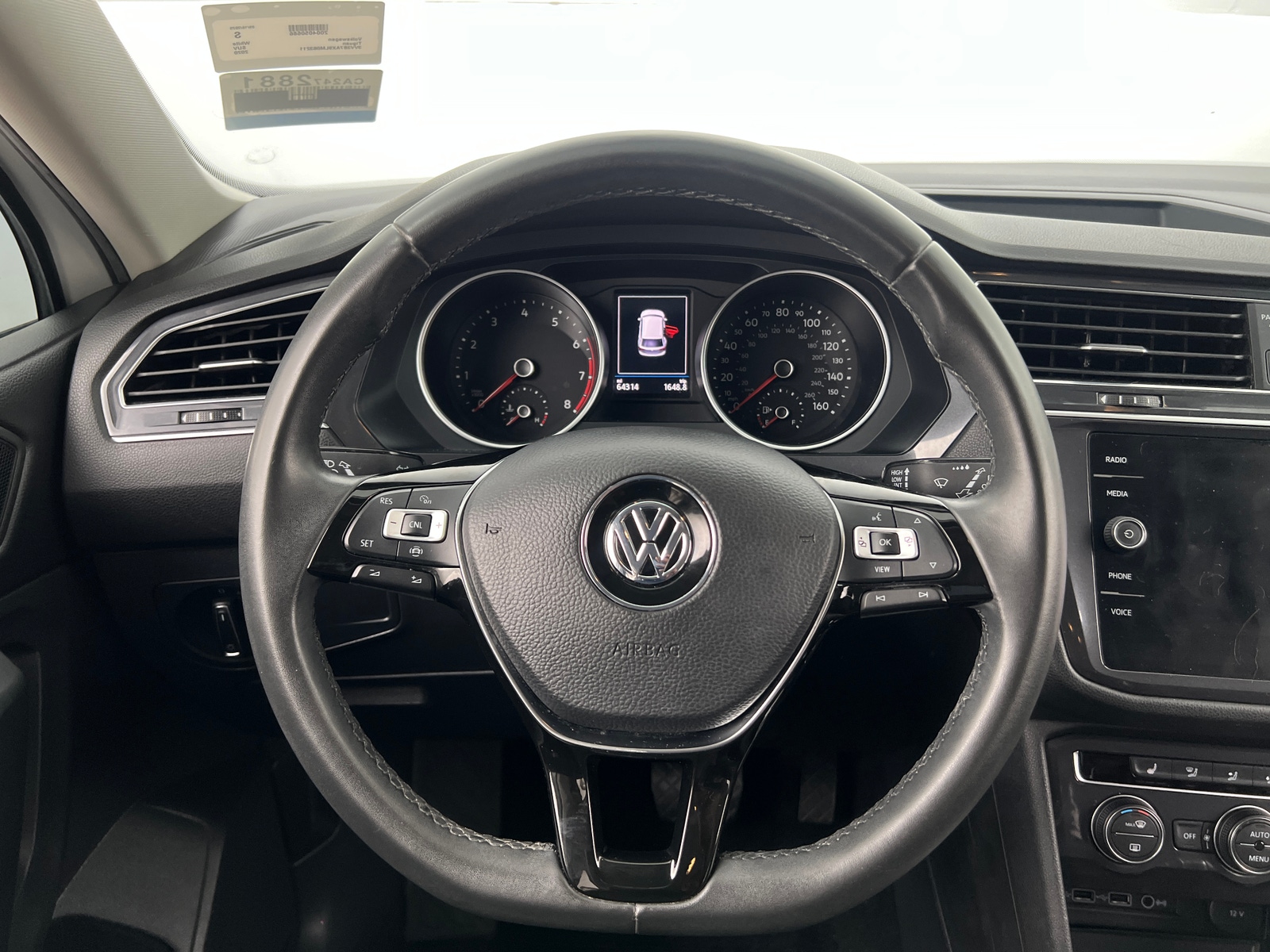 Thumbnail: 2020 Volkswagen Tiguan - 4