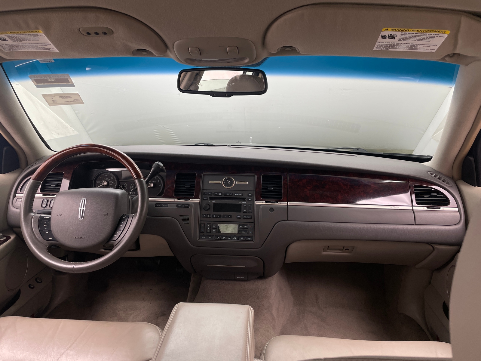Thumbnail: 2010 Lincoln Town Car - 2