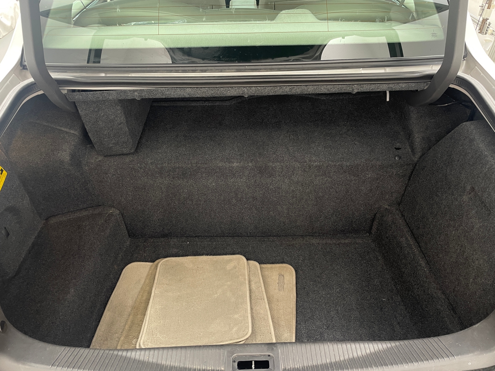 Thumbnail: 2010 Lincoln Town Car - 6