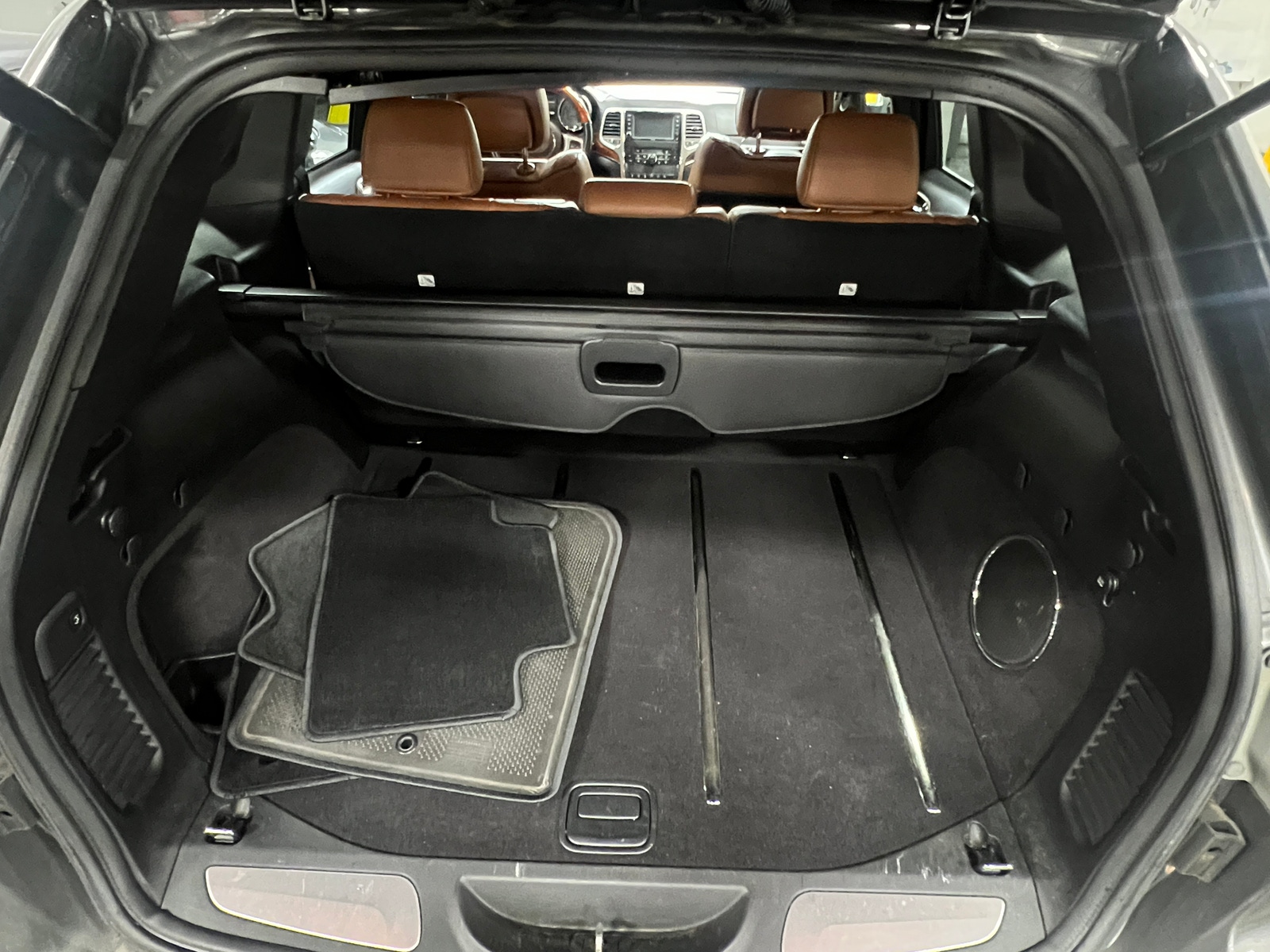 Thumbnail: 2012 Jeep Grand Cherokee - 6