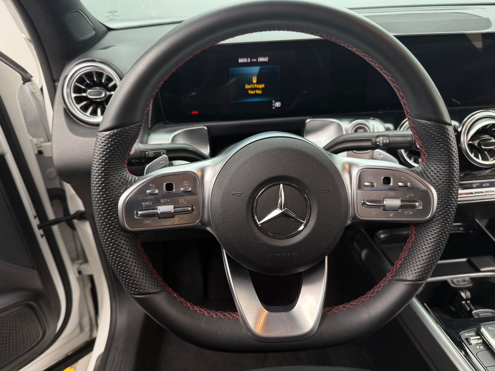 Thumbnail: 2023 Mercedes-Benz GLB - 4