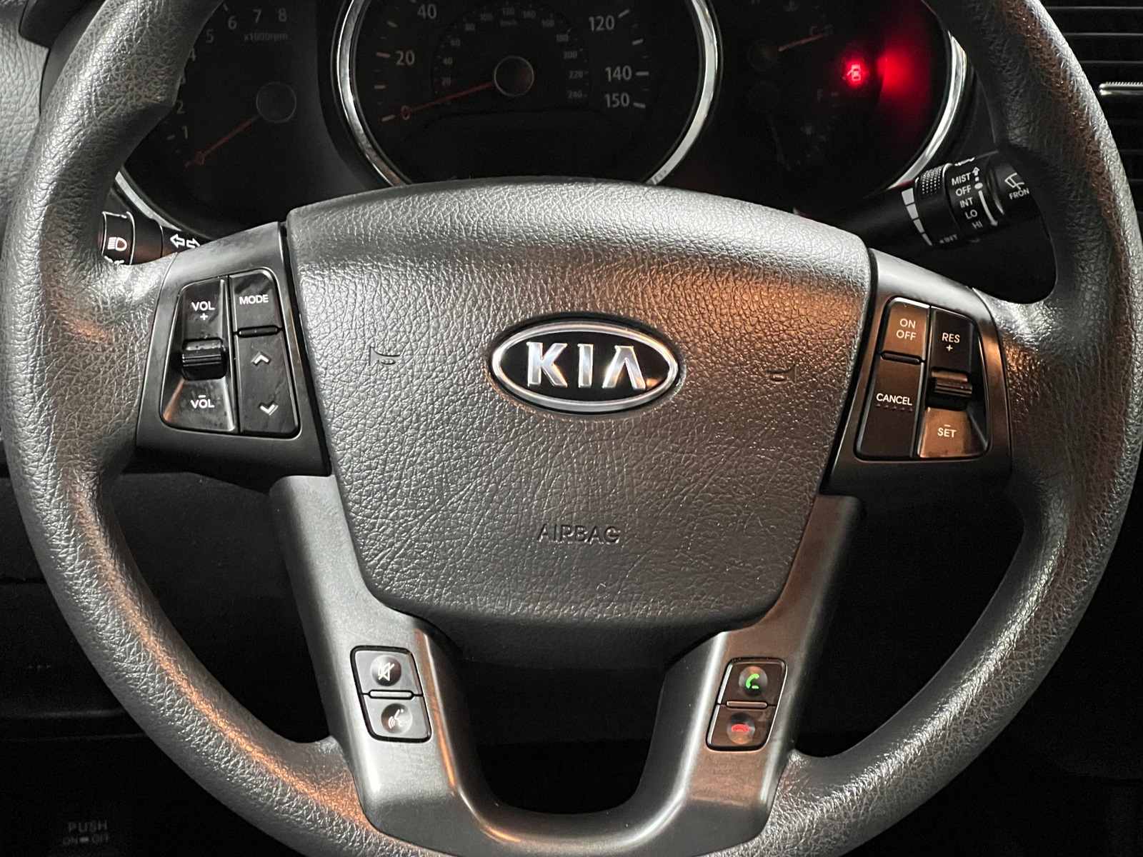 Thumbnail: 2012 Kia Sorento - 4