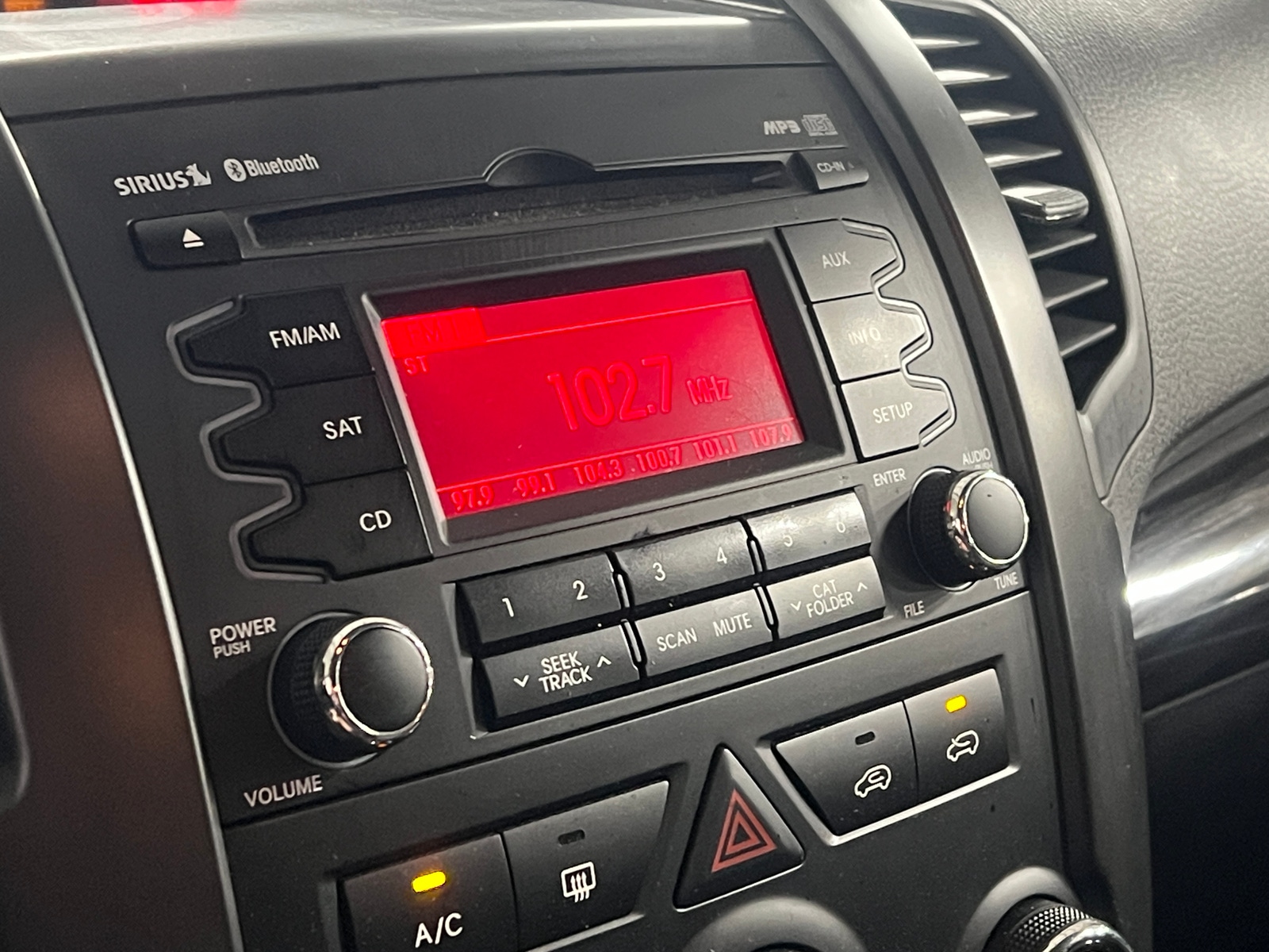 Thumbnail: 2012 Kia Sorento - 3