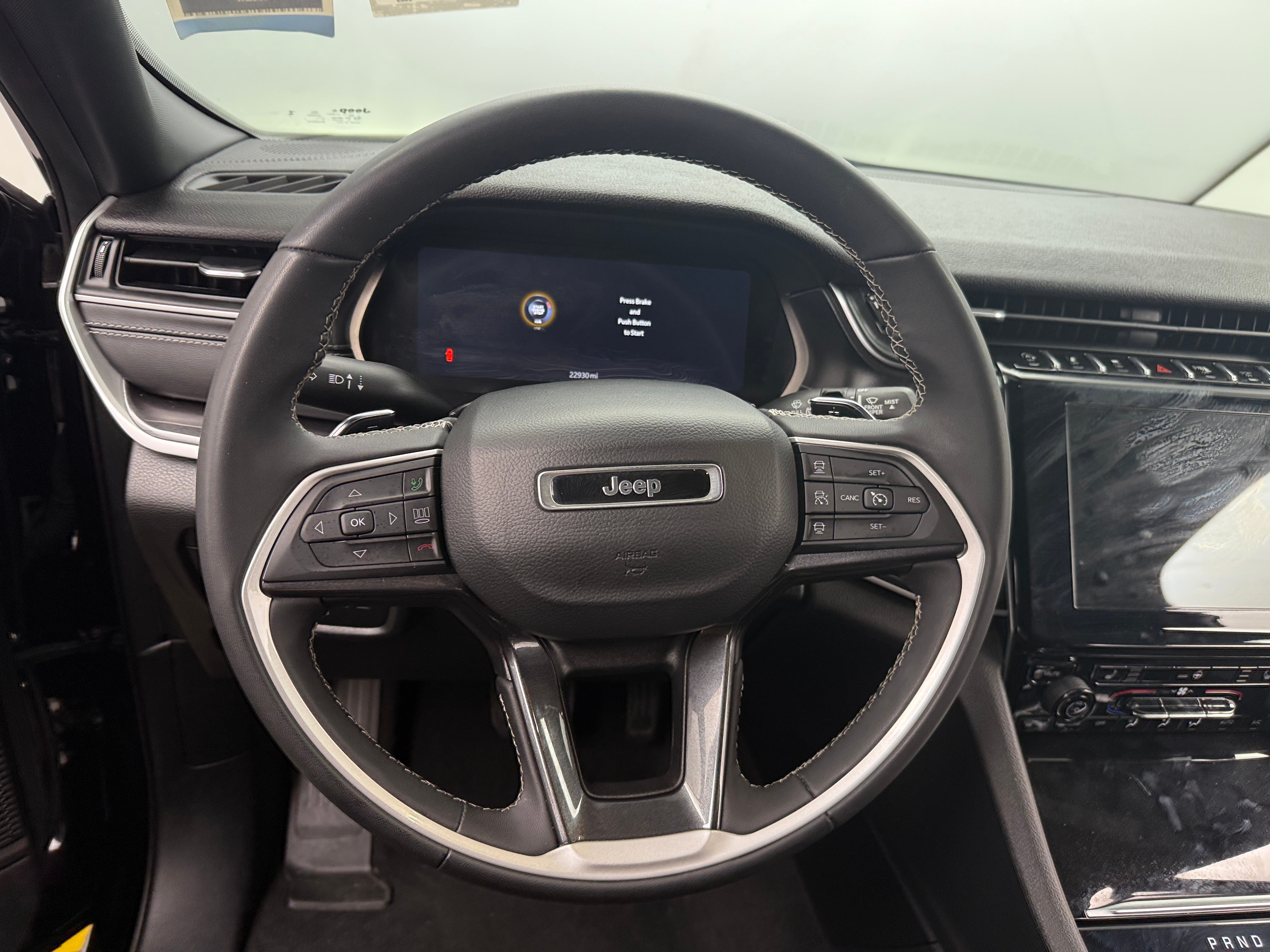 Thumbnail: 2023 Jeep Grand Cherokee L - 4