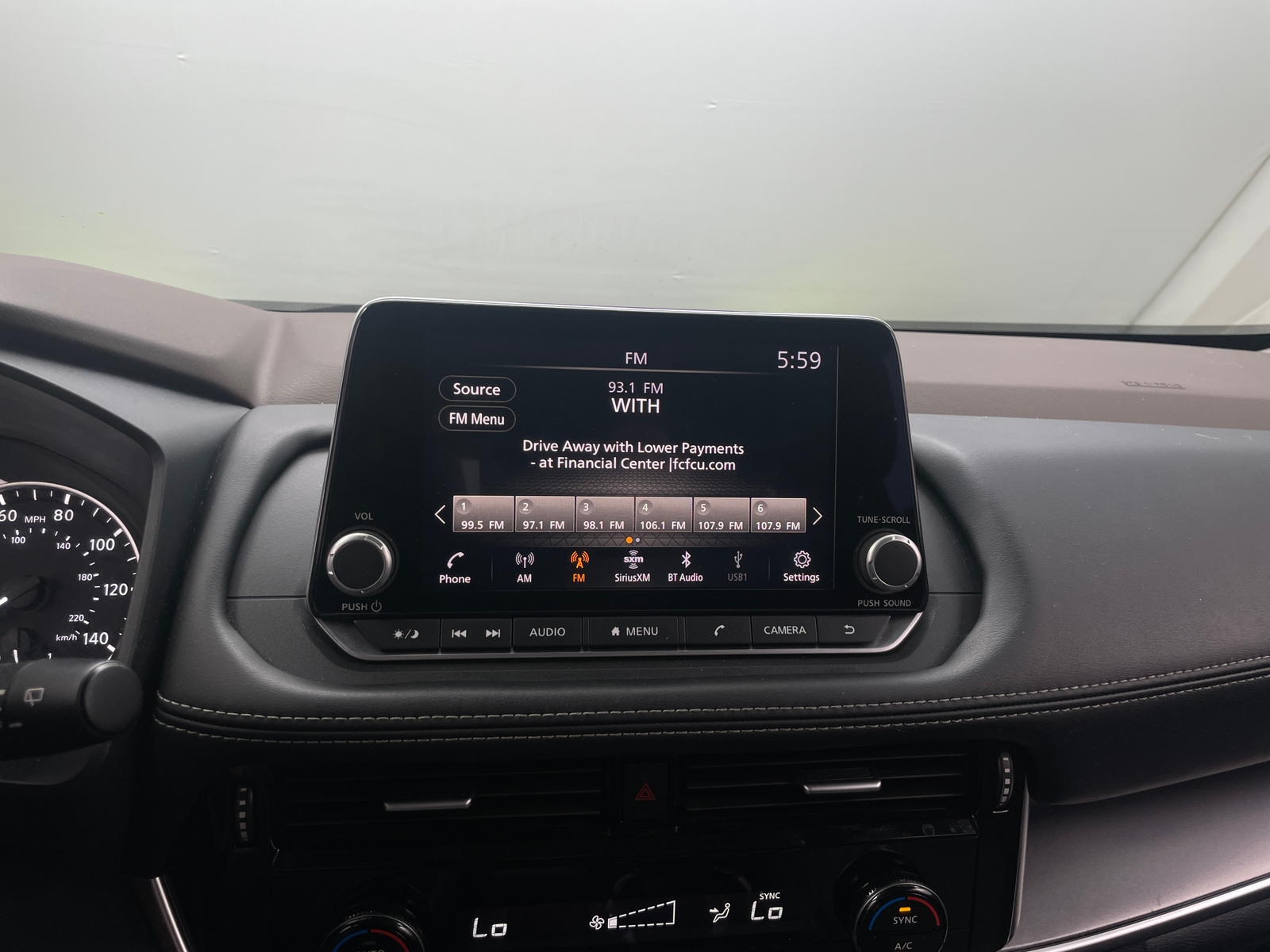 Thumbnail: 2022 Nissan Rogue - 4