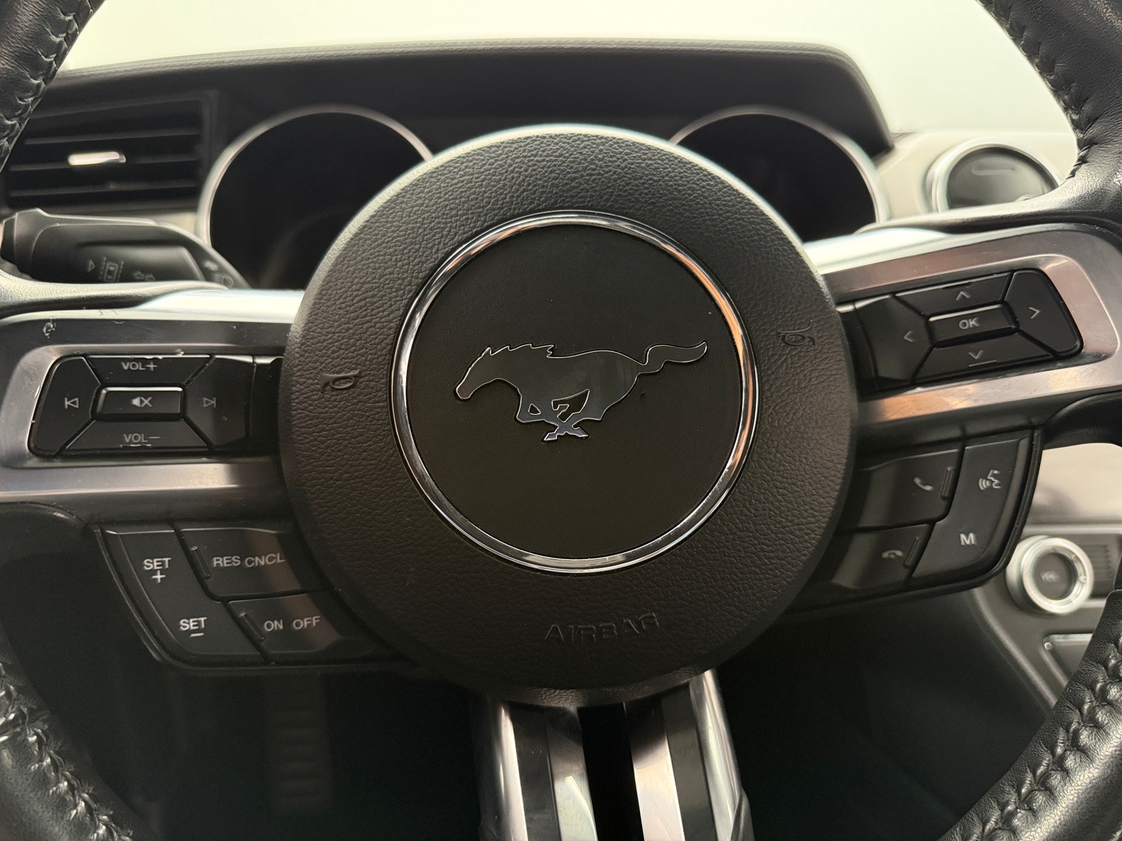 Thumbnail: 2022 Ford Mustang - 5