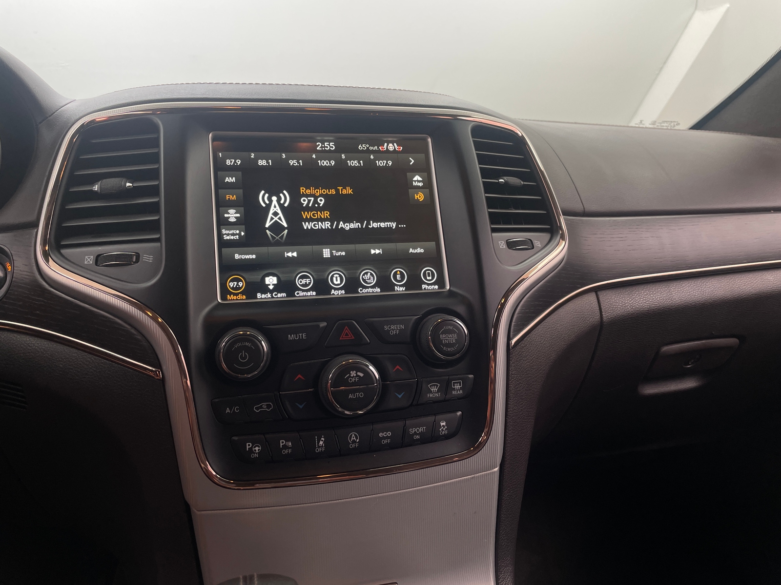 Thumbnail: 2018 Jeep Grand Cherokee - 3