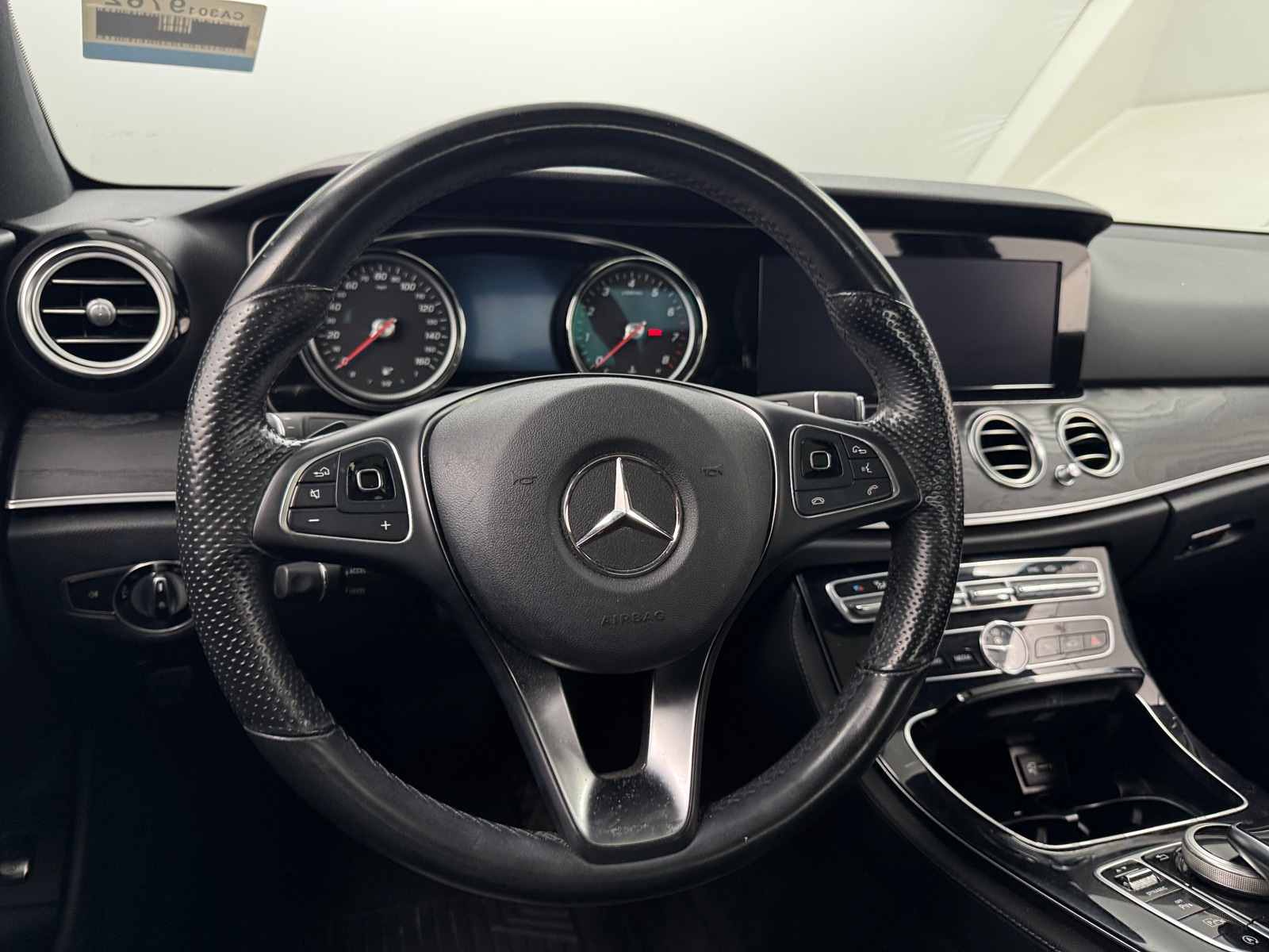 Thumbnail: 2017 Mercedes-Benz E-Class - 4