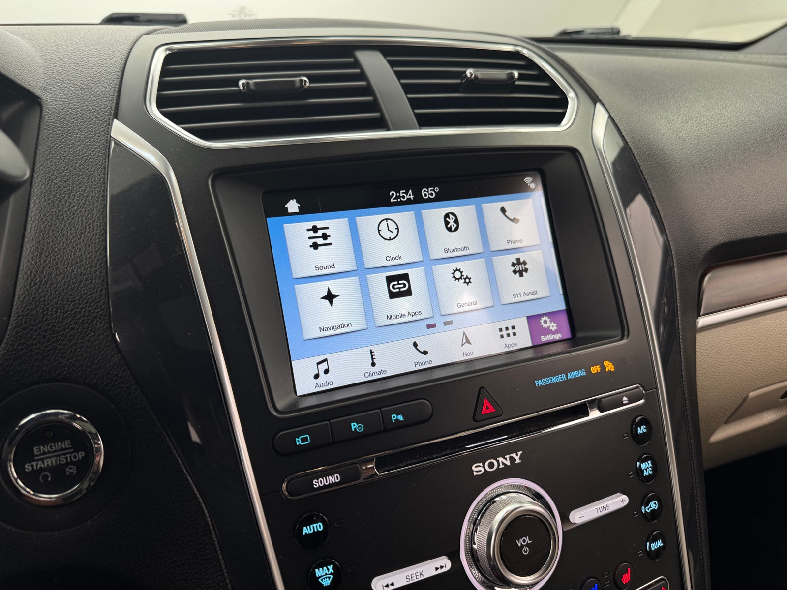 Thumbnail: 2018 Ford Explorer - 3