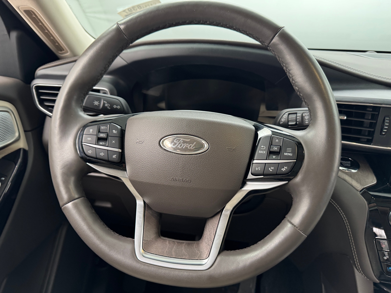 Thumbnail: 2023 Ford Explorer - 4