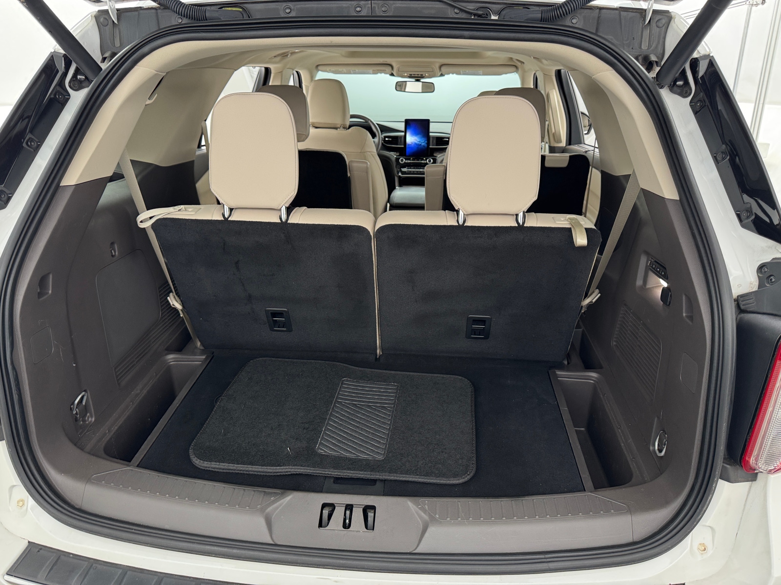 Thumbnail: 2023 Ford Explorer - 6
