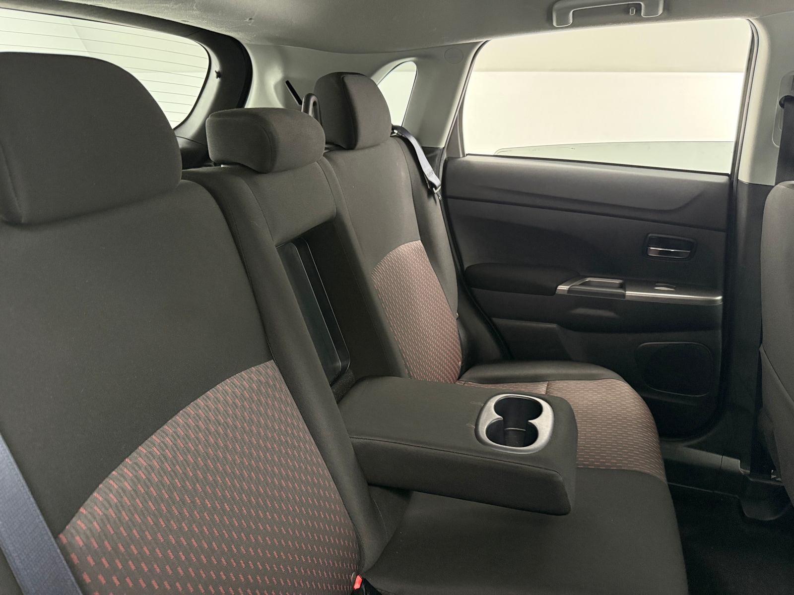 Thumbnail: 2019 Mitsubishi Outlander Sport - 6