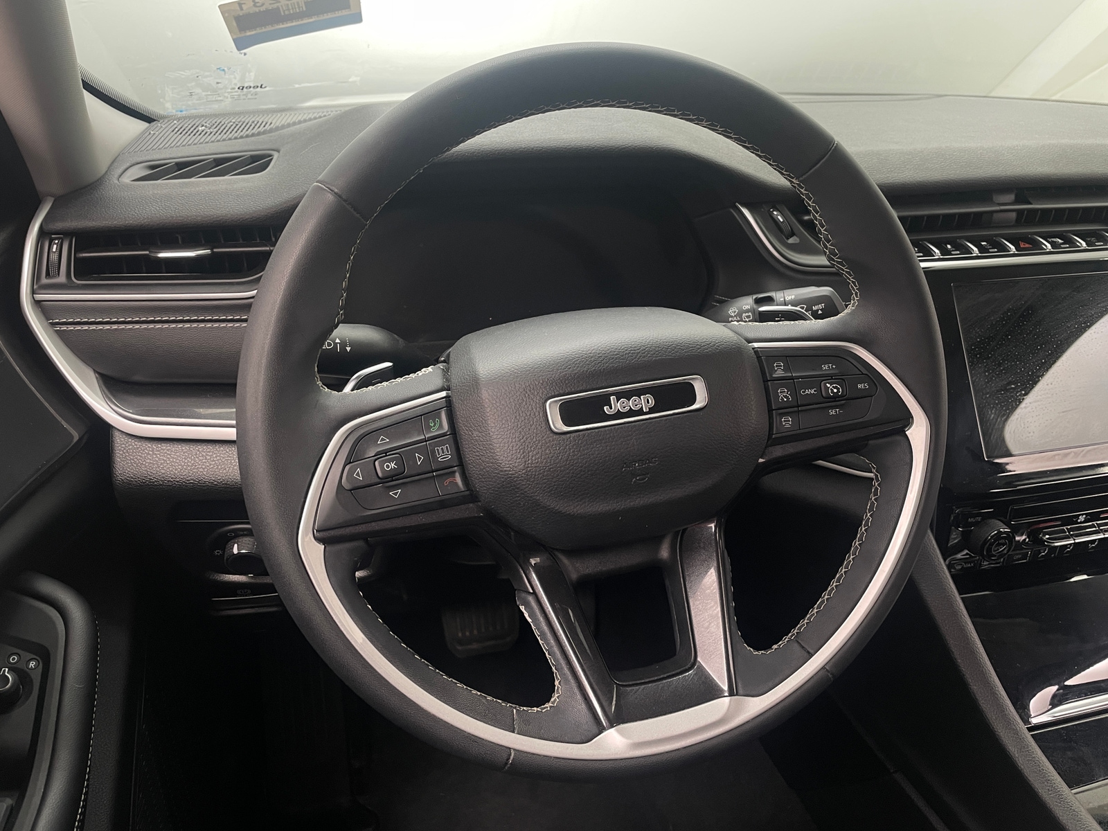 Thumbnail: 2023 Jeep Grand Cherokee - 5