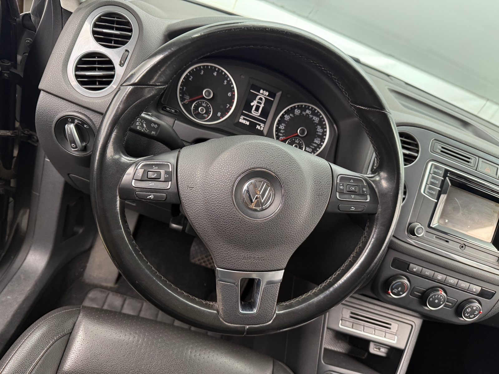 Thumbnail: 2016 Volkswagen Tiguan - 4