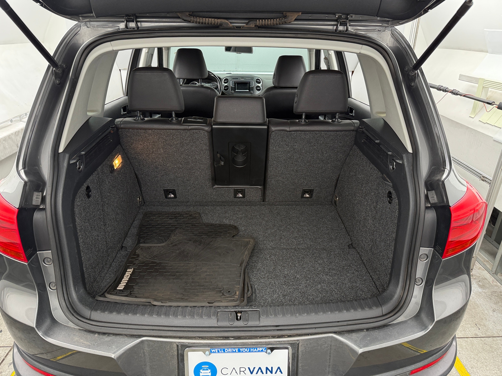 Thumbnail: 2016 Volkswagen Tiguan - 6