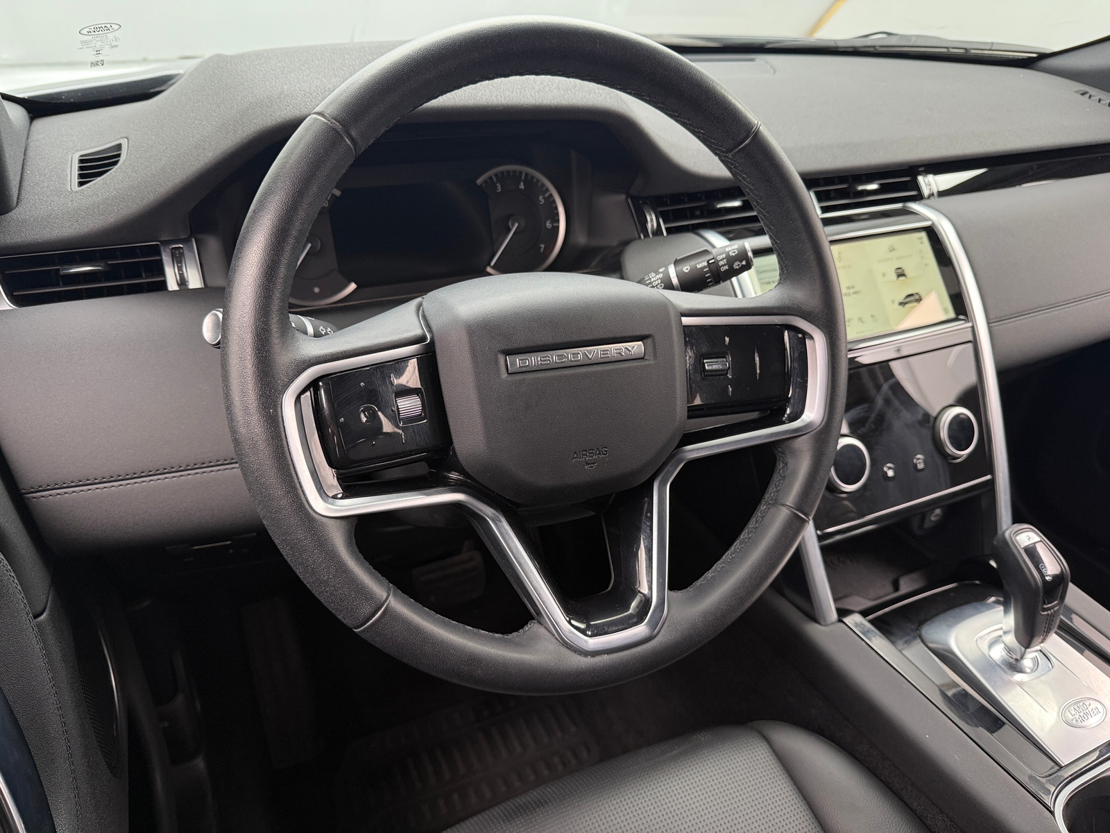 Thumbnail: 2023 Land Rover Discovery Sport - 4