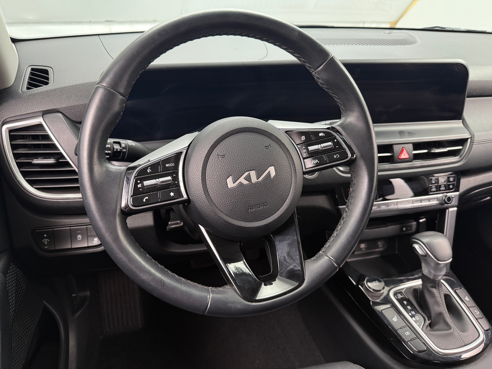 Thumbnail: 2024 Kia Seltos - 4