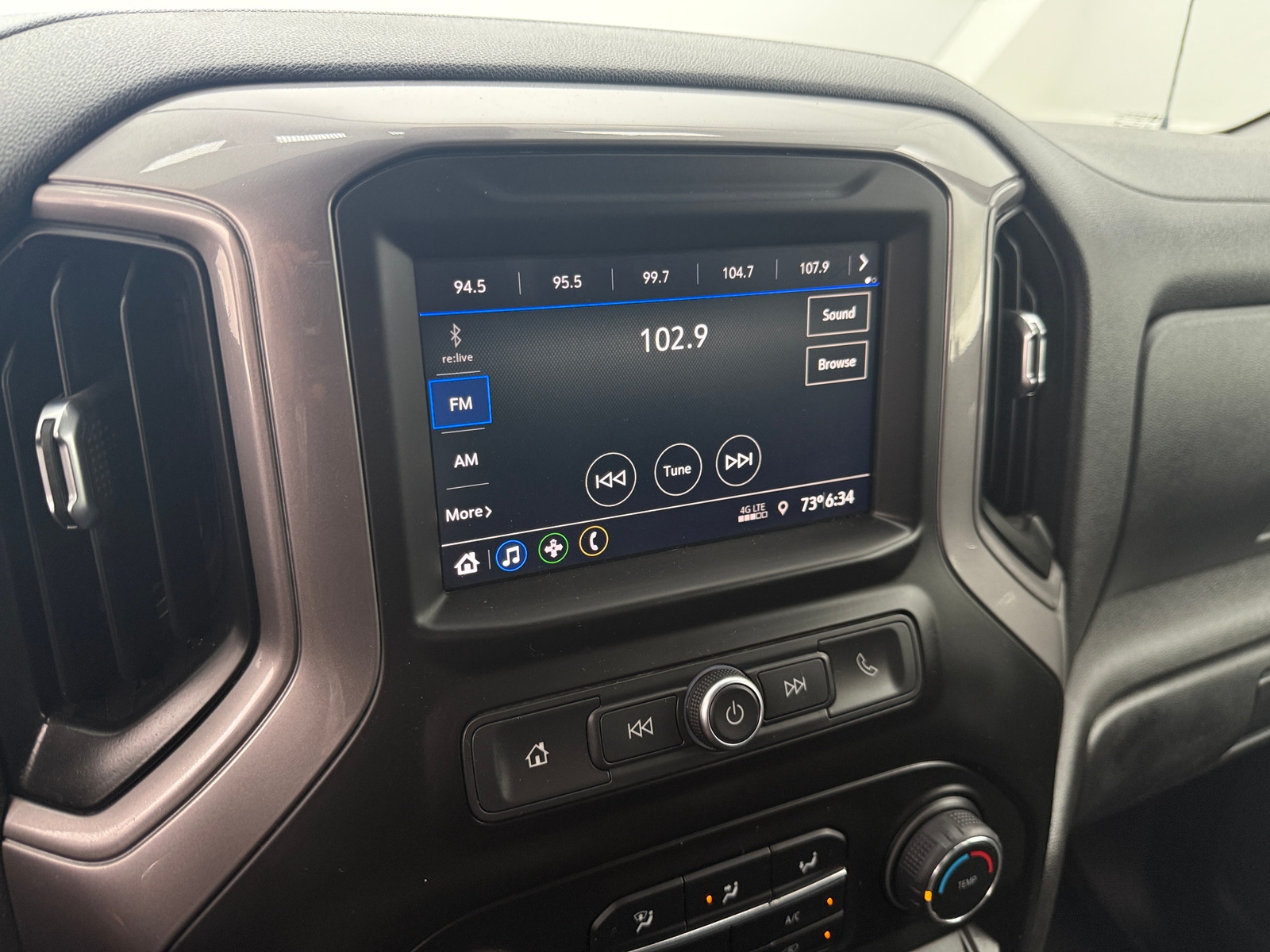 Thumbnail: 2021 Chevrolet Silverado 1500 - 4