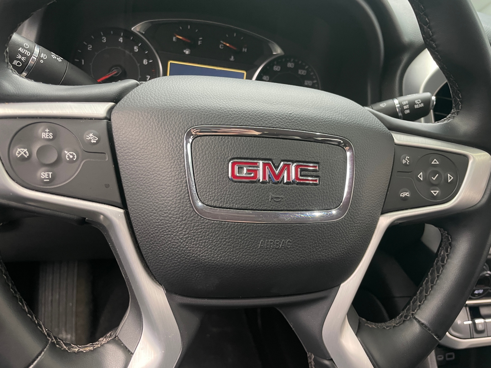 Thumbnail: 2023 GMC Acadia - 4