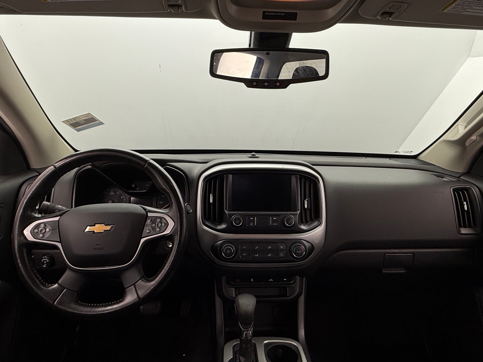 Thumbnail: 2022 Chevrolet Colorado - 3