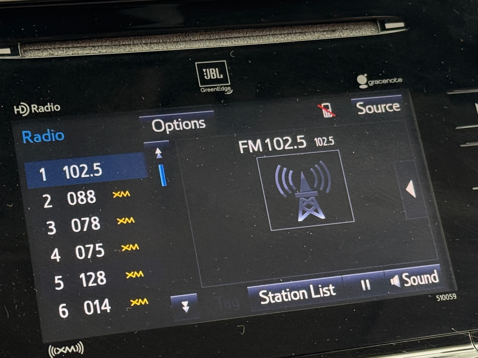 Thumbnail: 2016 Toyota Prius v - 3