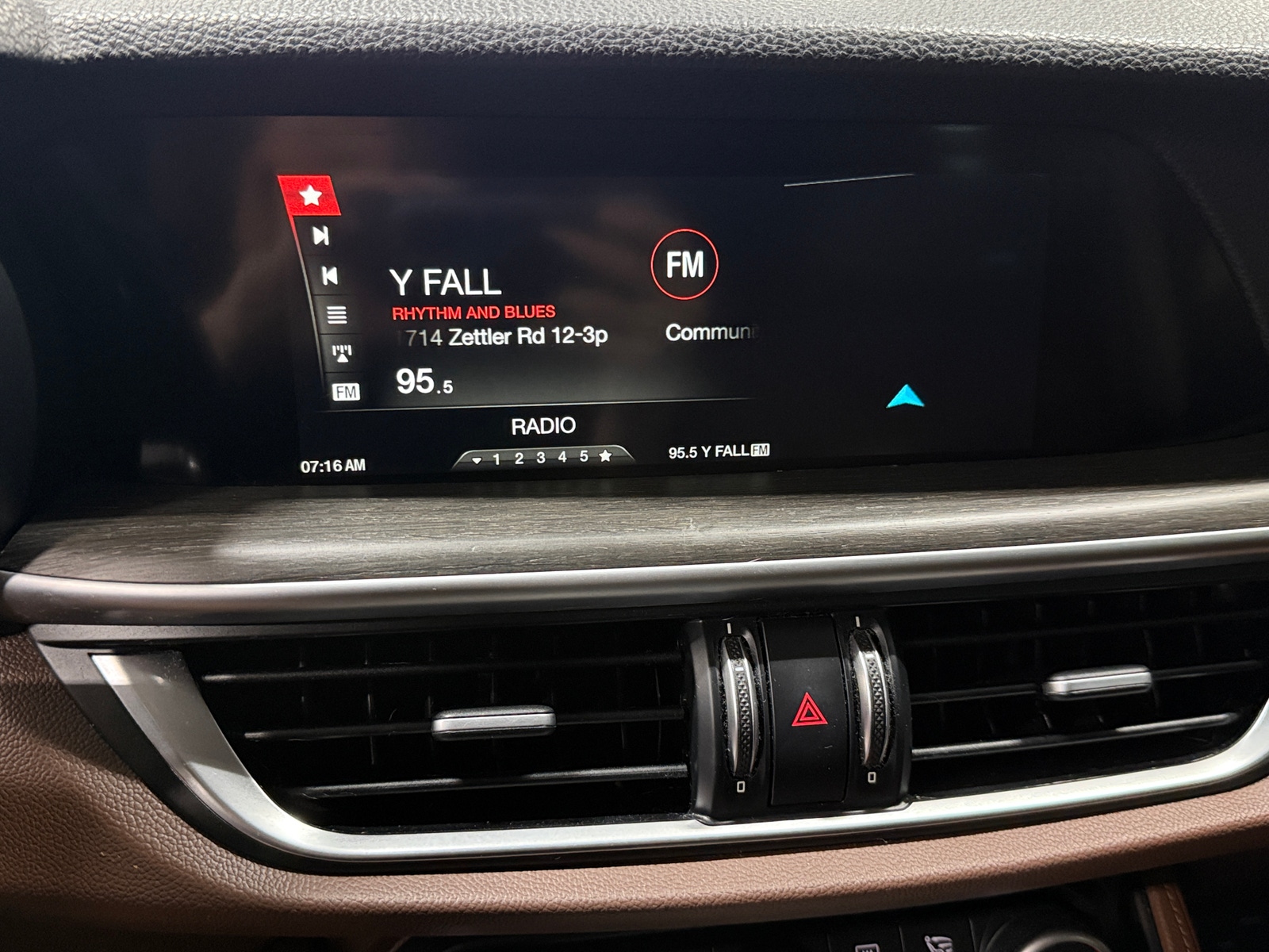 Thumbnail: 2019 Alfa Romeo Stelvio - 3