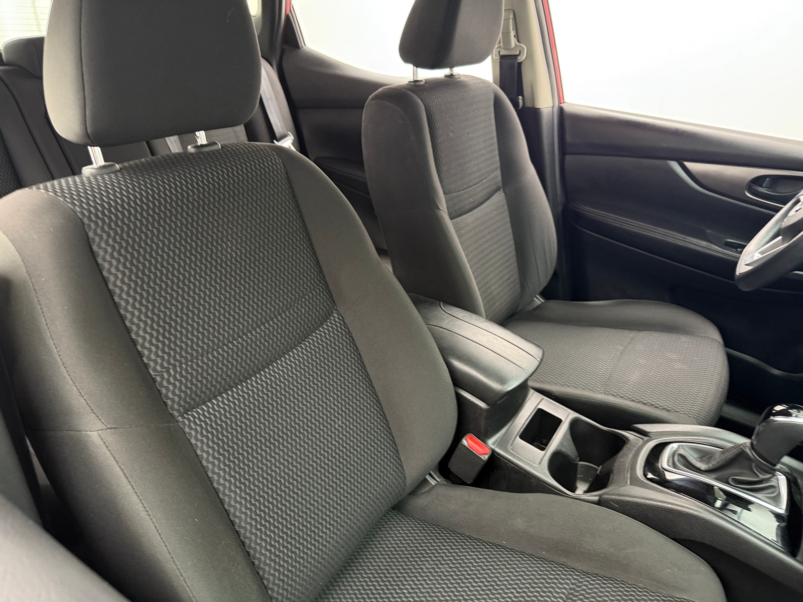 Thumbnail: 2018 Nissan Rogue Sport - 2