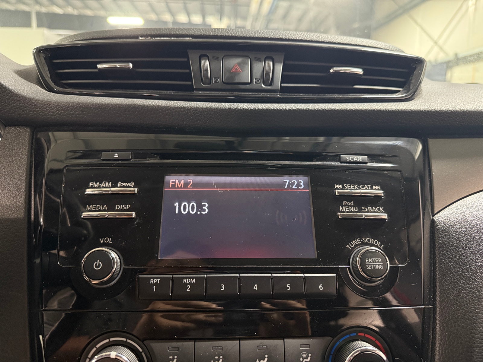 Thumbnail: 2018 Nissan Rogue Sport - 4