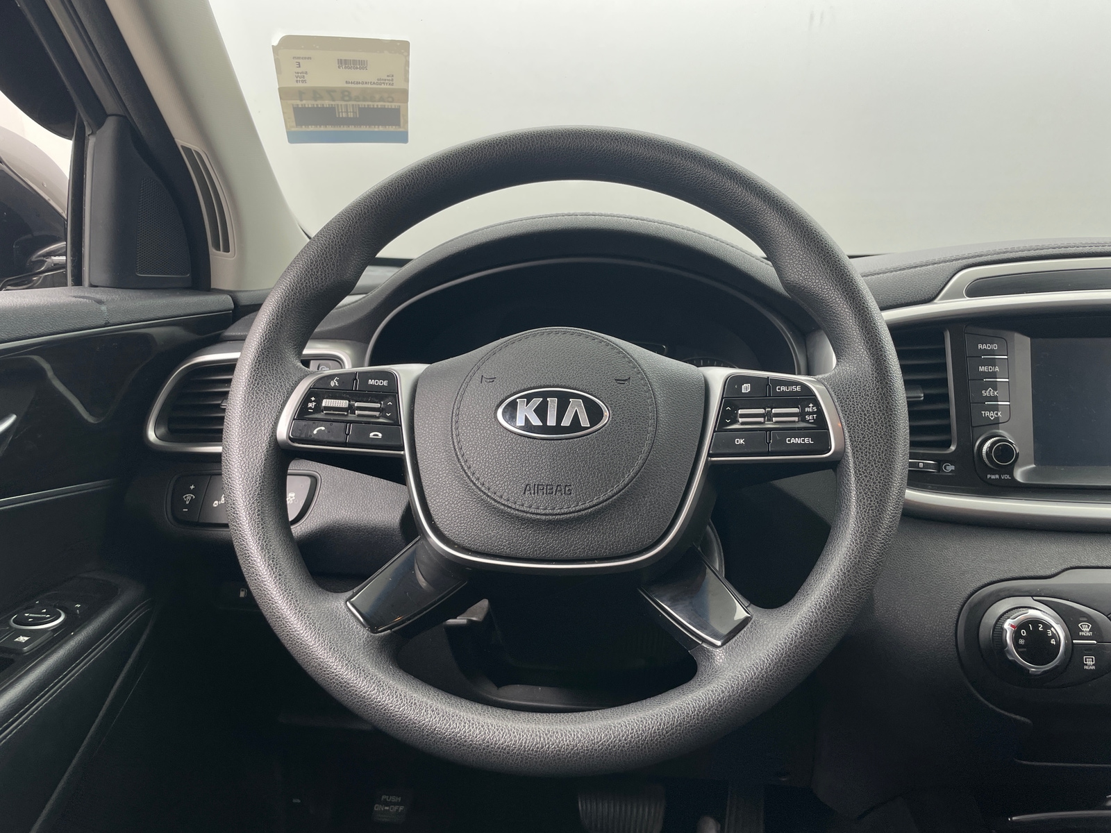 Thumbnail: 2019 Kia Sorento - 5