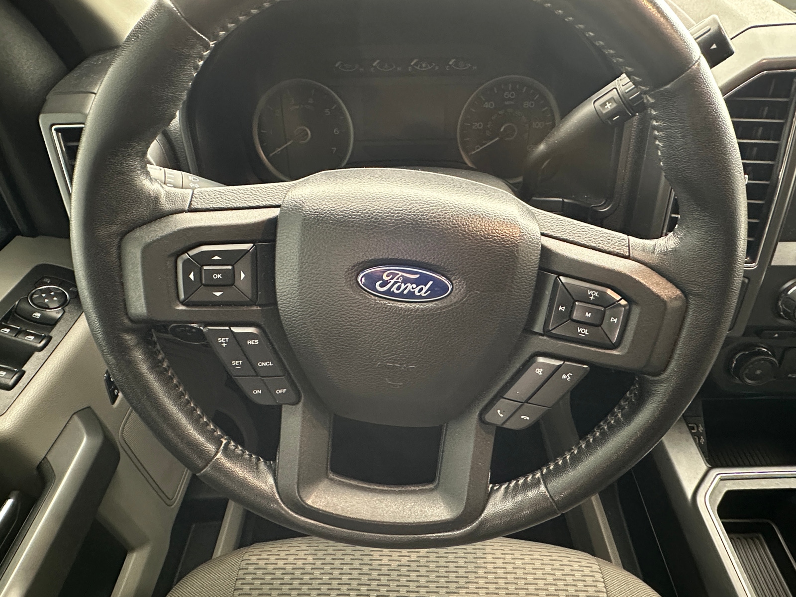 Thumbnail: 2018 Ford Econoline - 5