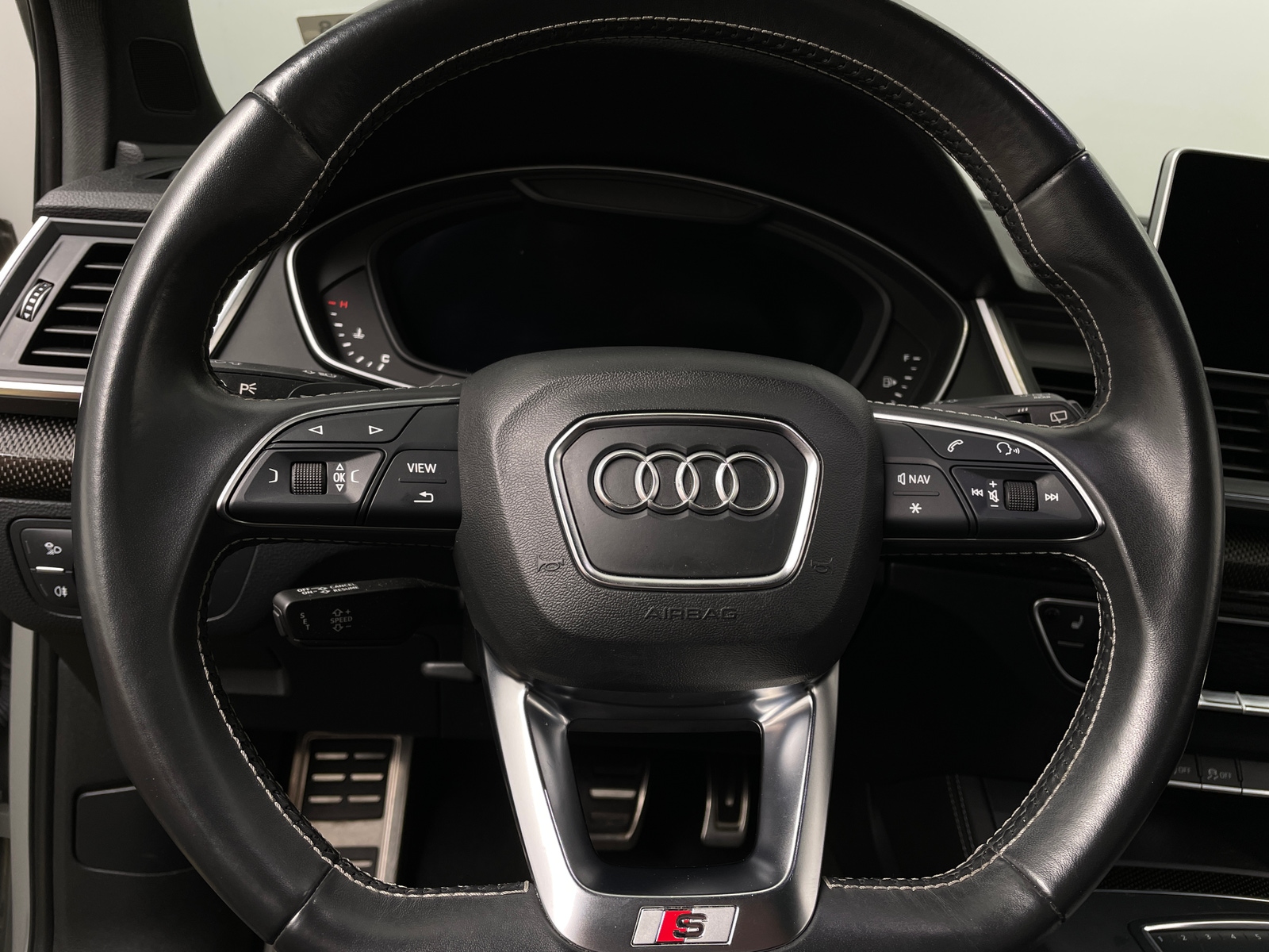 Thumbnail: 2019 Audi SQ5 - 4