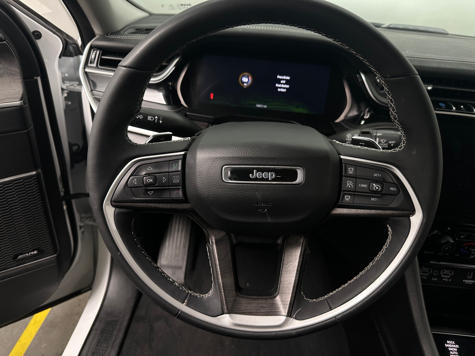 Thumbnail: 2023 Jeep Grand Cherokee - 4