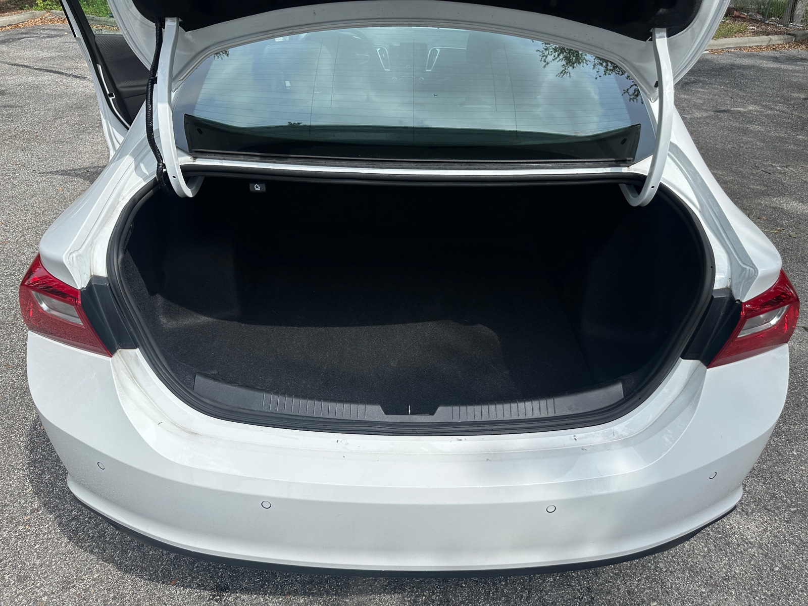 Thumbnail: 2024 Chevrolet Malibu - 4