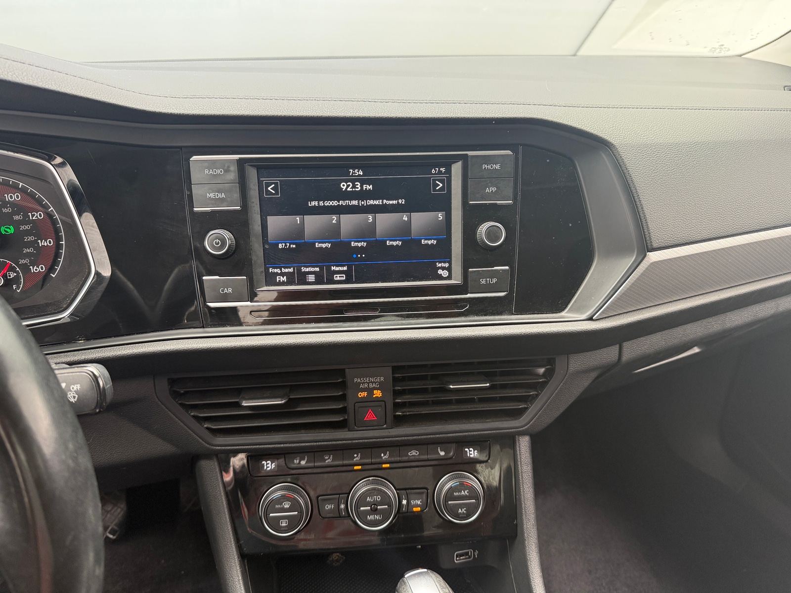 Thumbnail: 2019 Volkswagen Jetta - 4