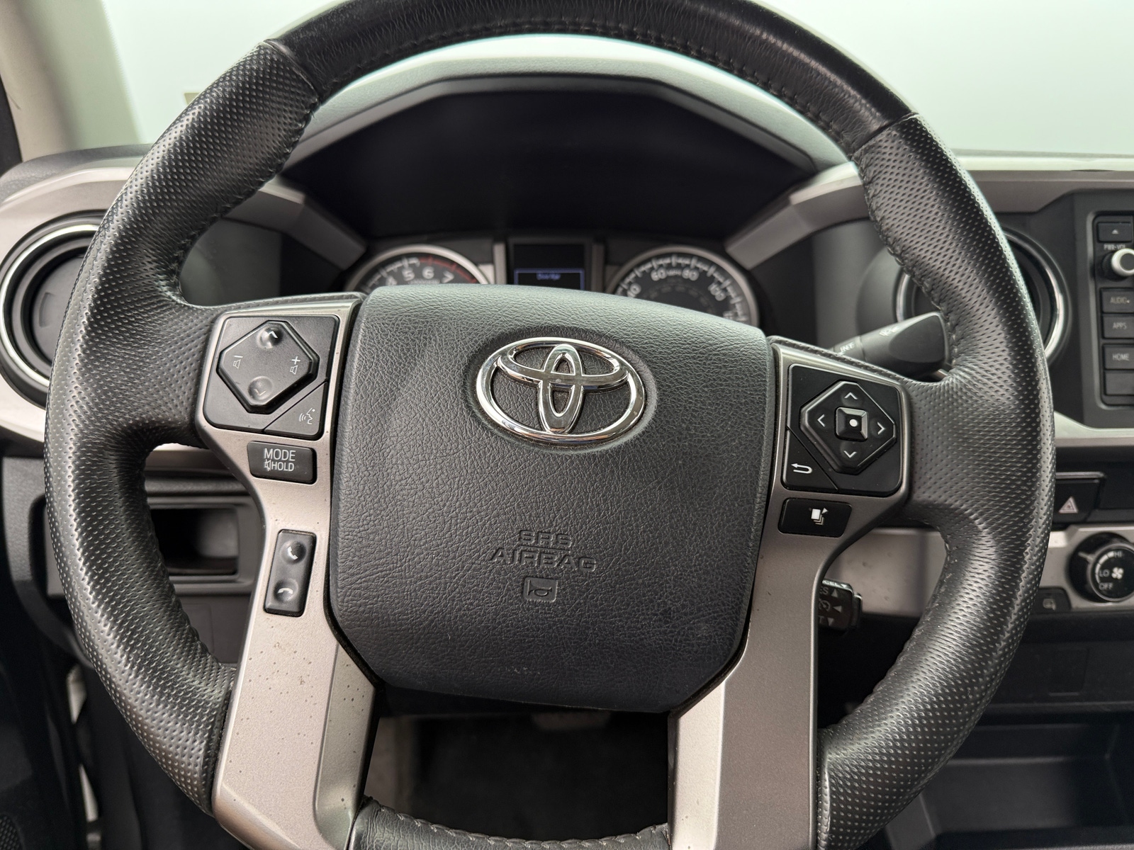 Thumbnail: 2016 Toyota Tacoma - 5