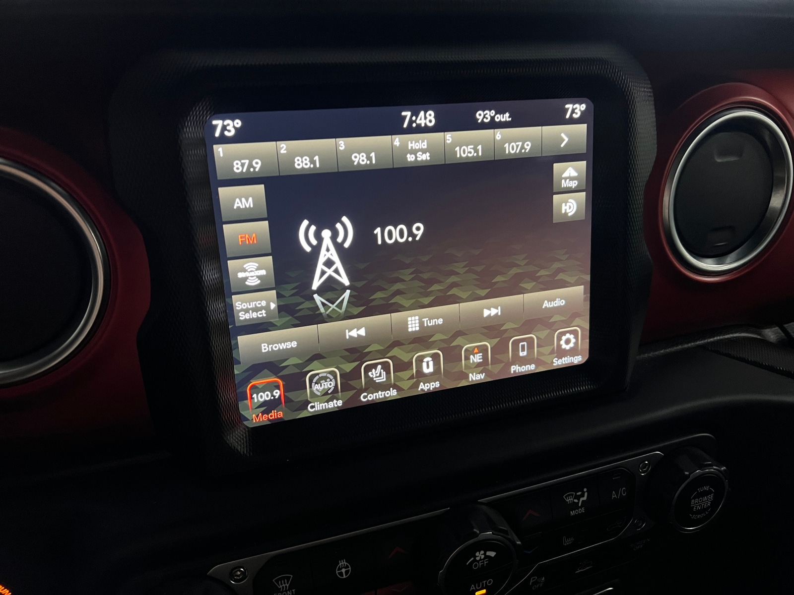 Thumbnail: 2022 Jeep Wrangler - 3