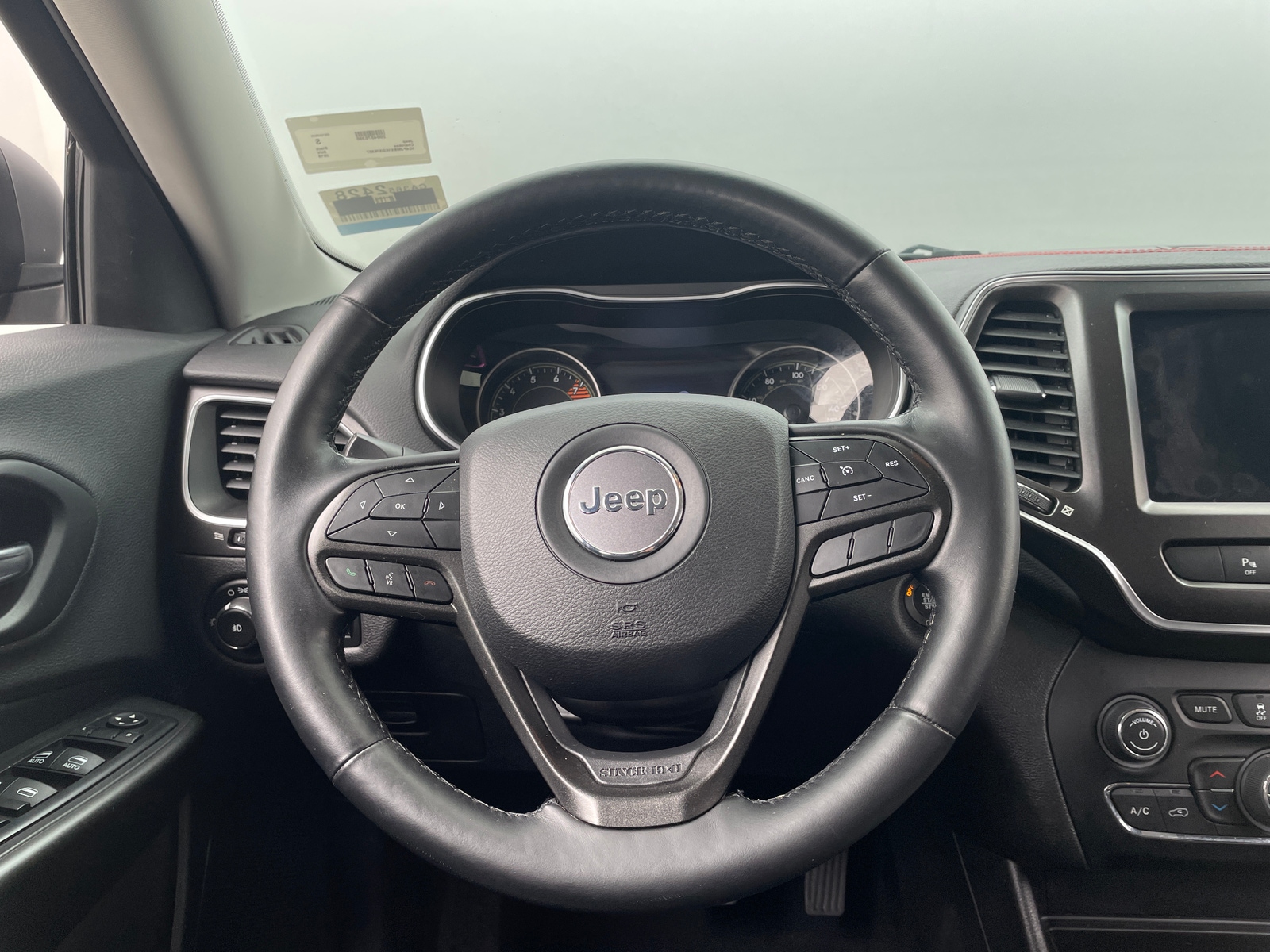 Thumbnail: 2019 Jeep Cherokee - 5