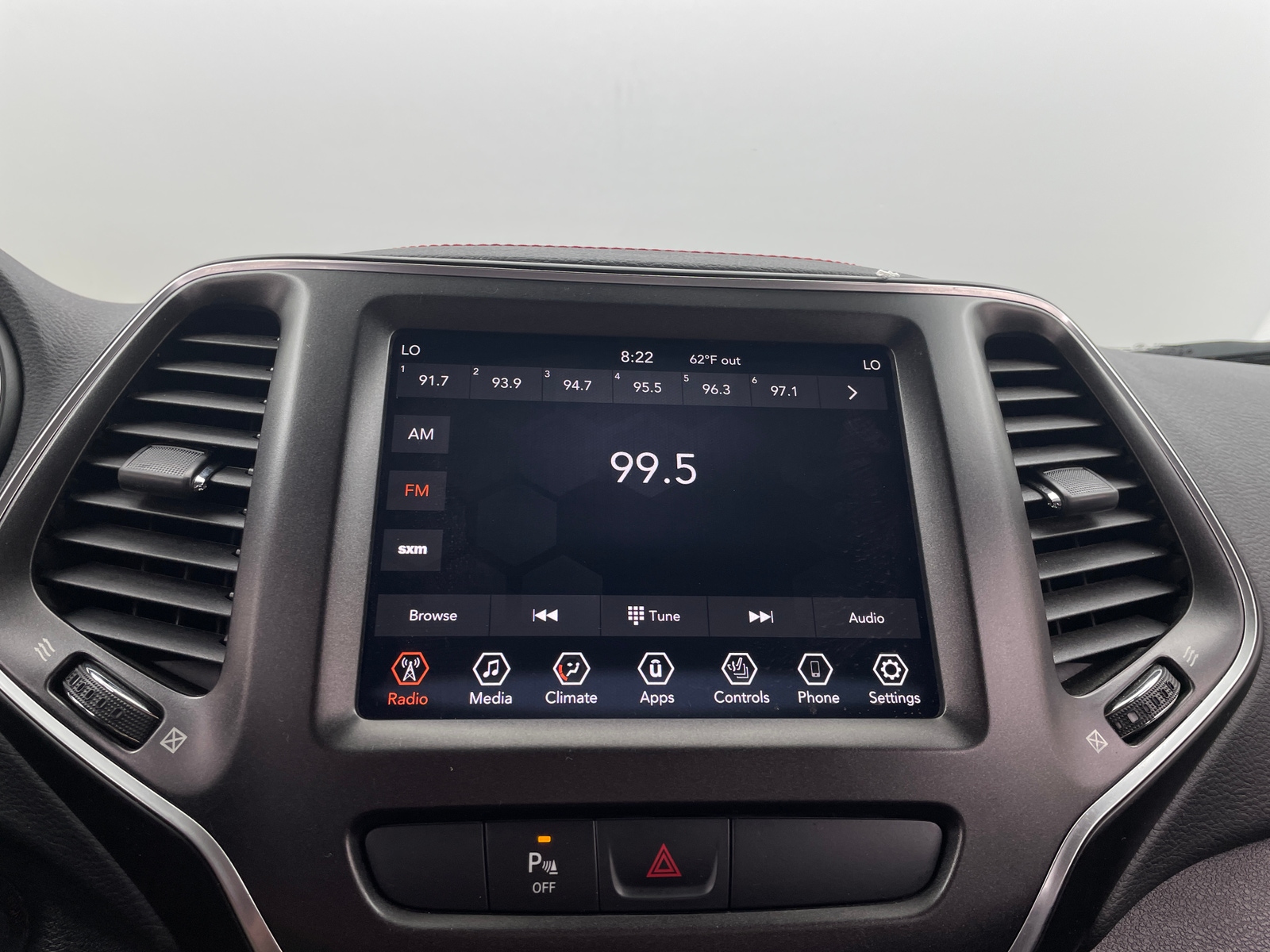 Thumbnail: 2019 Jeep Cherokee - 4