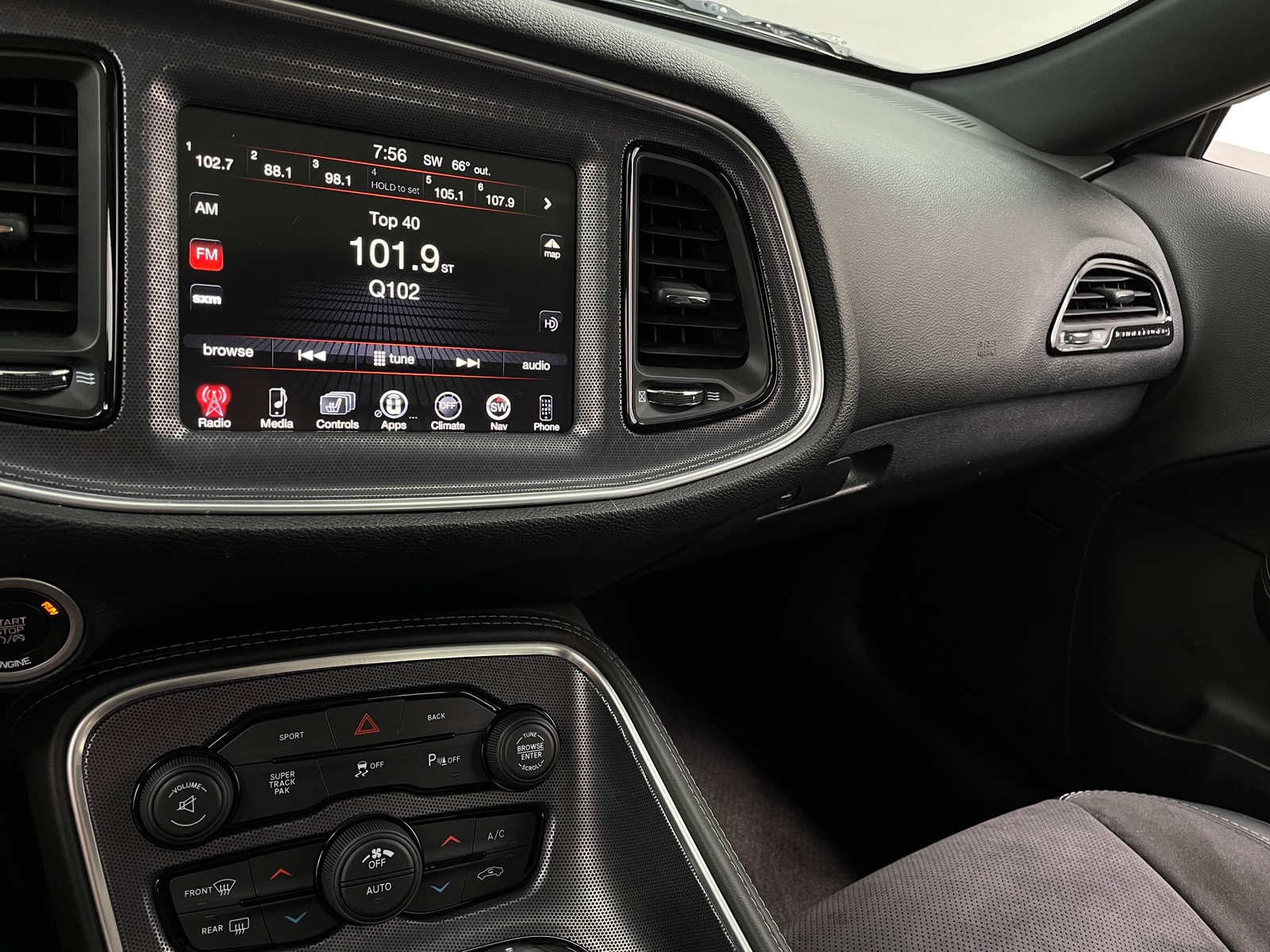 Thumbnail: 2016 Dodge Challenger - 2