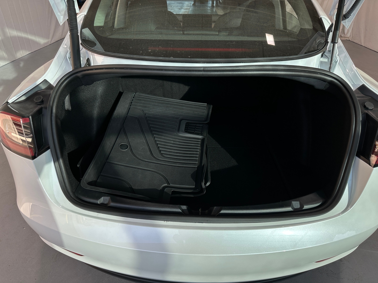 Thumbnail: 2023 Tesla Model 3 - 6
