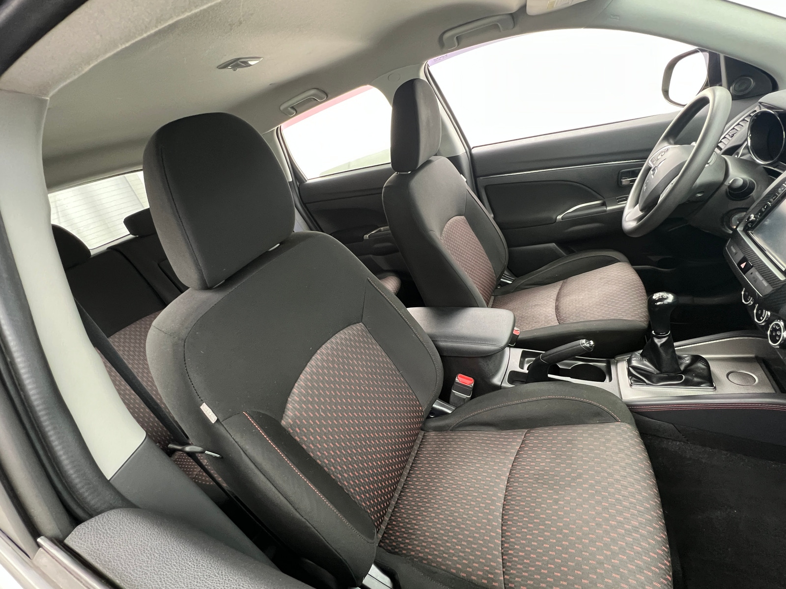 Thumbnail: 2018 Mitsubishi Outlander Sport - 2