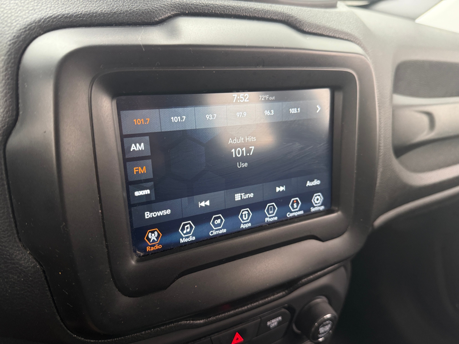 Thumbnail: 2018 Jeep Renegade - 4
