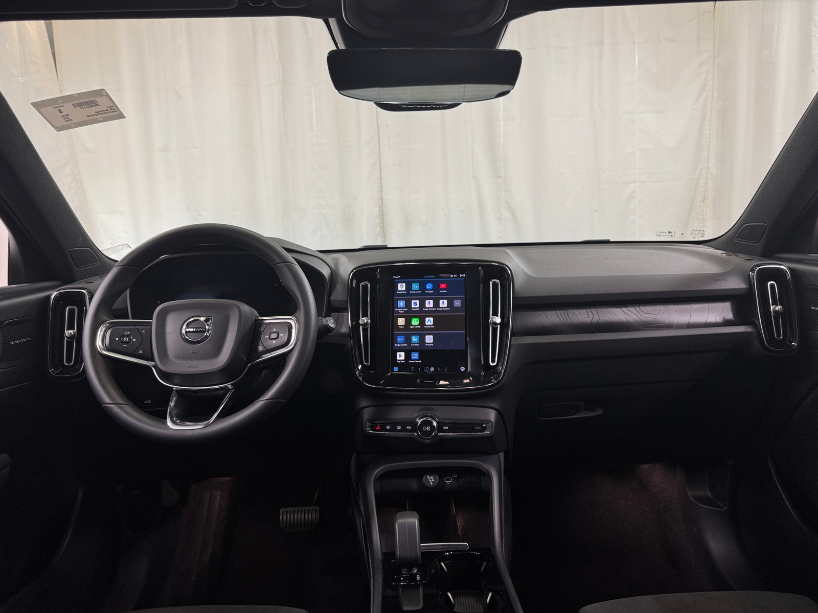 Thumbnail: 2023 Volvo XC40 - 3