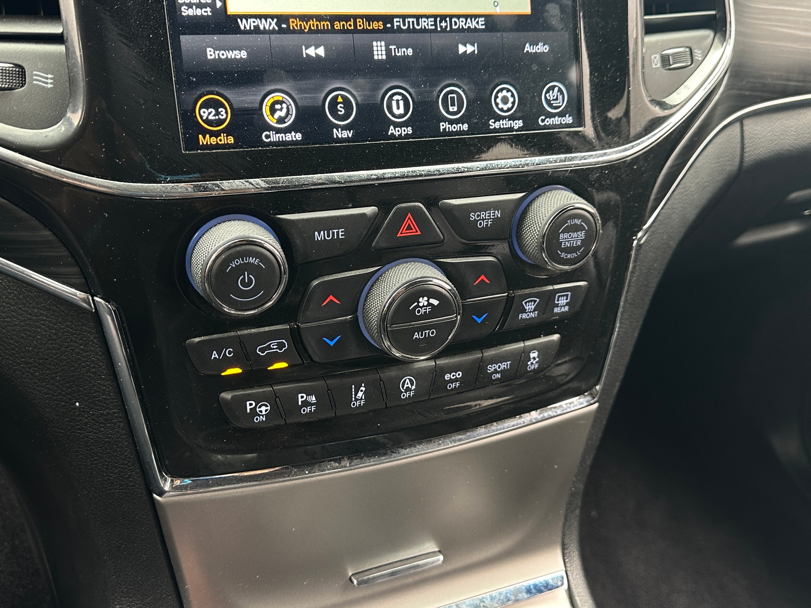 Thumbnail: 2021 Jeep Grand Cherokee - 3
